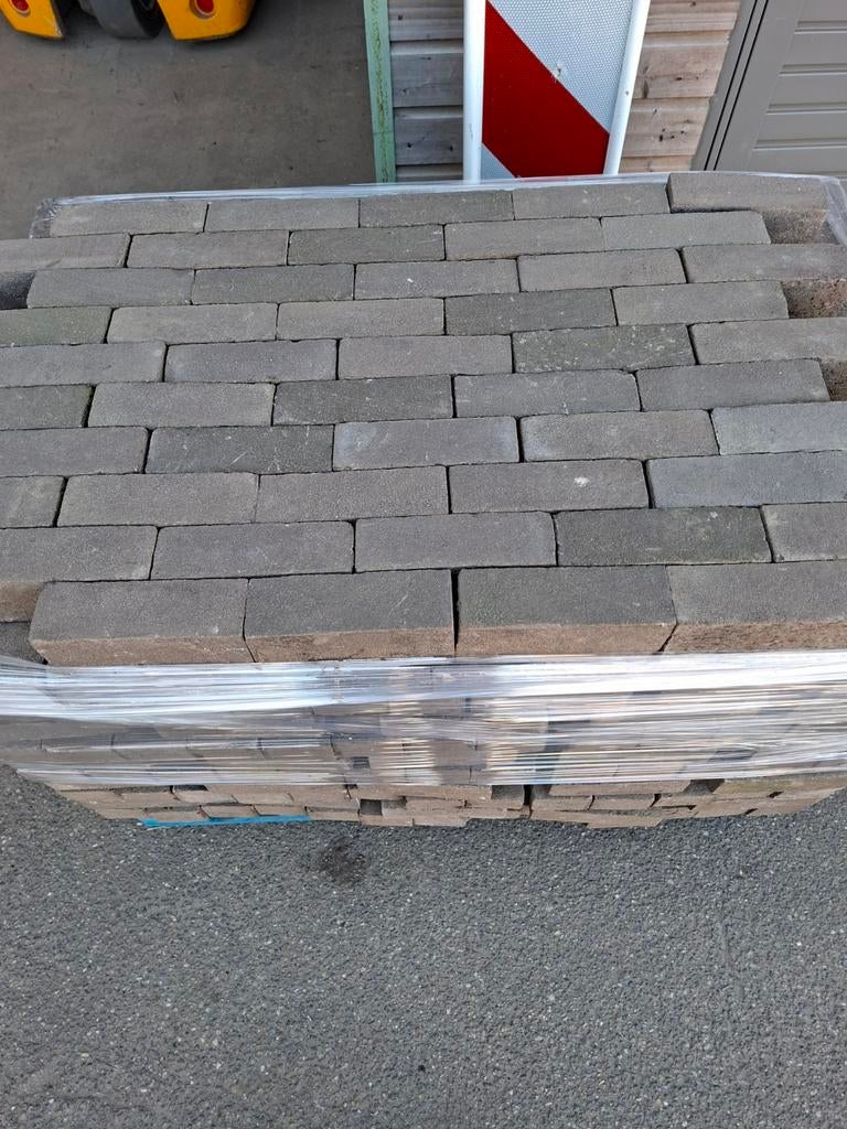 Gebakken dikformaat donker van kleur 32m2, Tuin en Terras, Tegels en Klinkers, Ophalen, Gebruikt, Keramiek, Klinkers