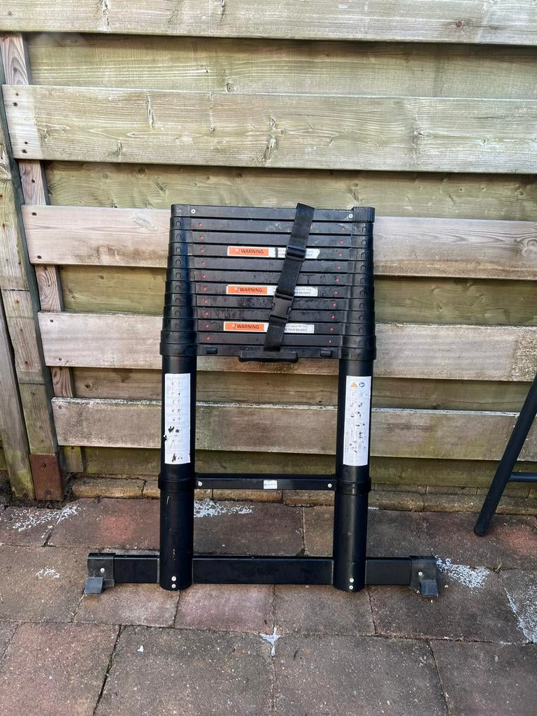 Opvouwbare (telescopische) ladder, Ophalen of Verzenden, Gebruikt