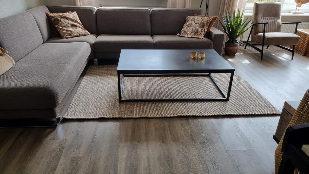 Industriele salontafel, Ophalen