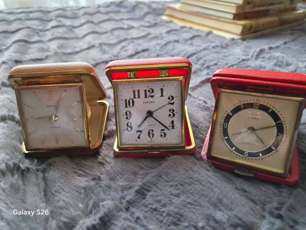 Europa vintage oude  antieke 3  reiswekkers, Ophalen of Verzenden