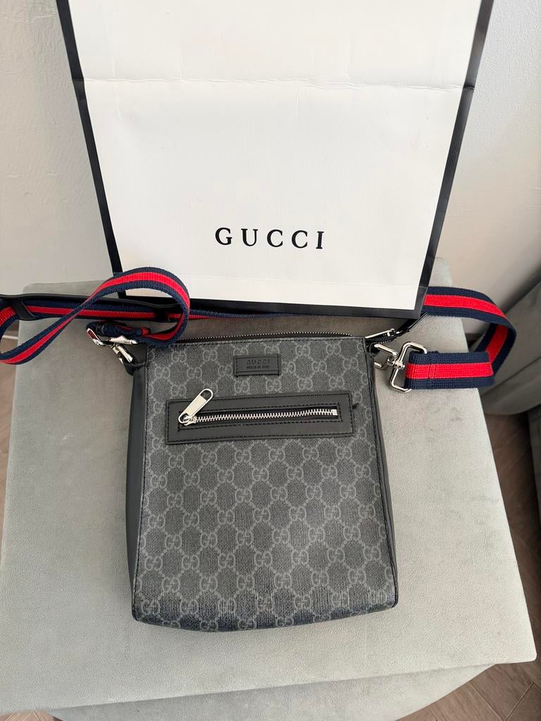 Gucci tas, Sieraden, Tassen en Uiterlijk, Tassen | Schoudertassen, Ophalen of Verzenden, Zo goed als nieuw, Zwart