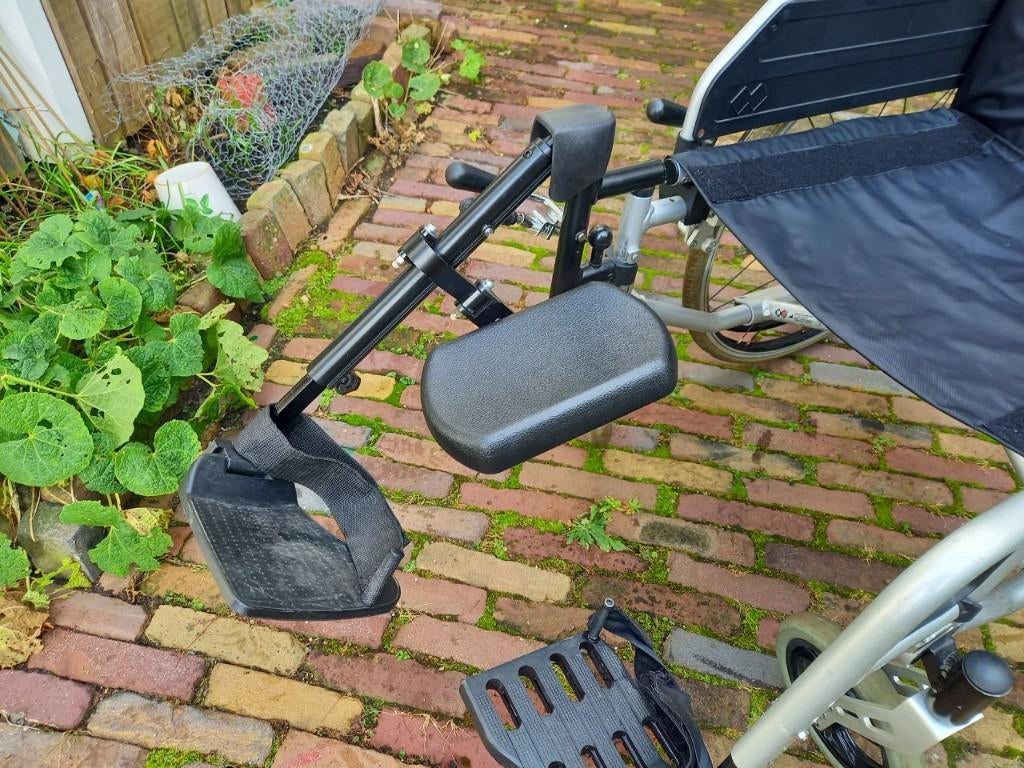 Verstelbare beensteun rechts, Ophalen of Verzenden, Zo goed als nieuw, Handbewogen rolstoel