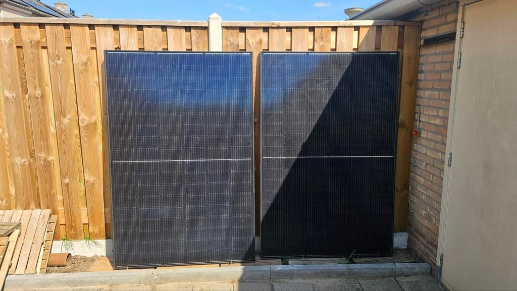 2x 410Wp Zonnepanelen met 600W Plug & Play Omvormer (2023), Ophalen, Zo goed als nieuw
