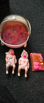 2 kleine siliconen reborn baby's met accessoires, Ophalen of Verzenden, Gebruikt, Babypop