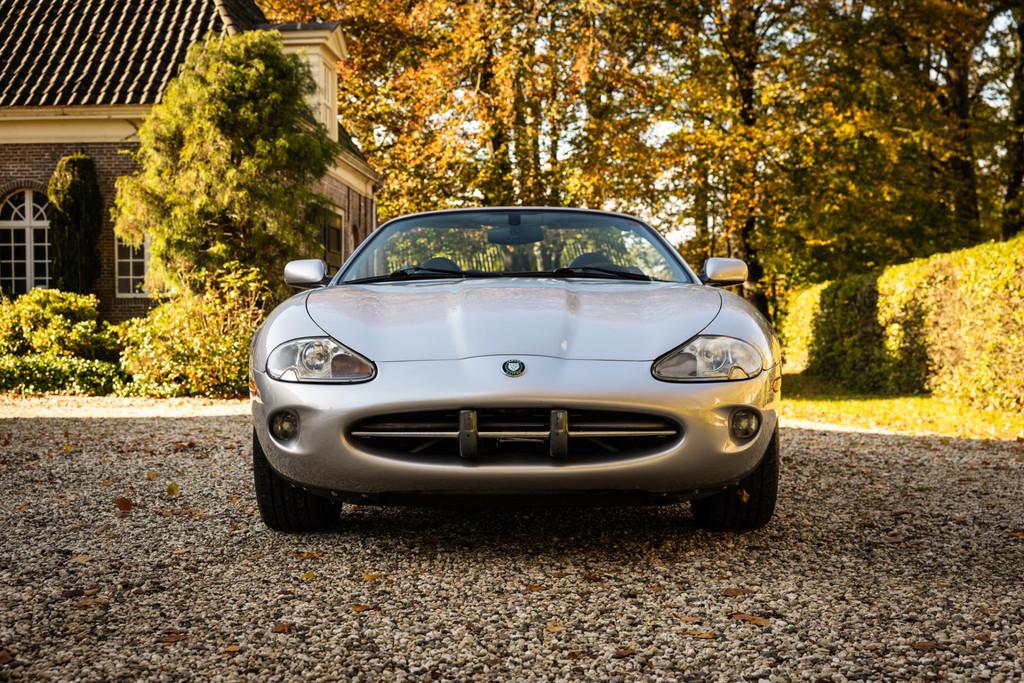 Jaguar XK8 4.0 V8 Convertible (294pk) Stunning condition | Y, Achterwielaandrijving, Gebruikt, Cabriolet, Leder