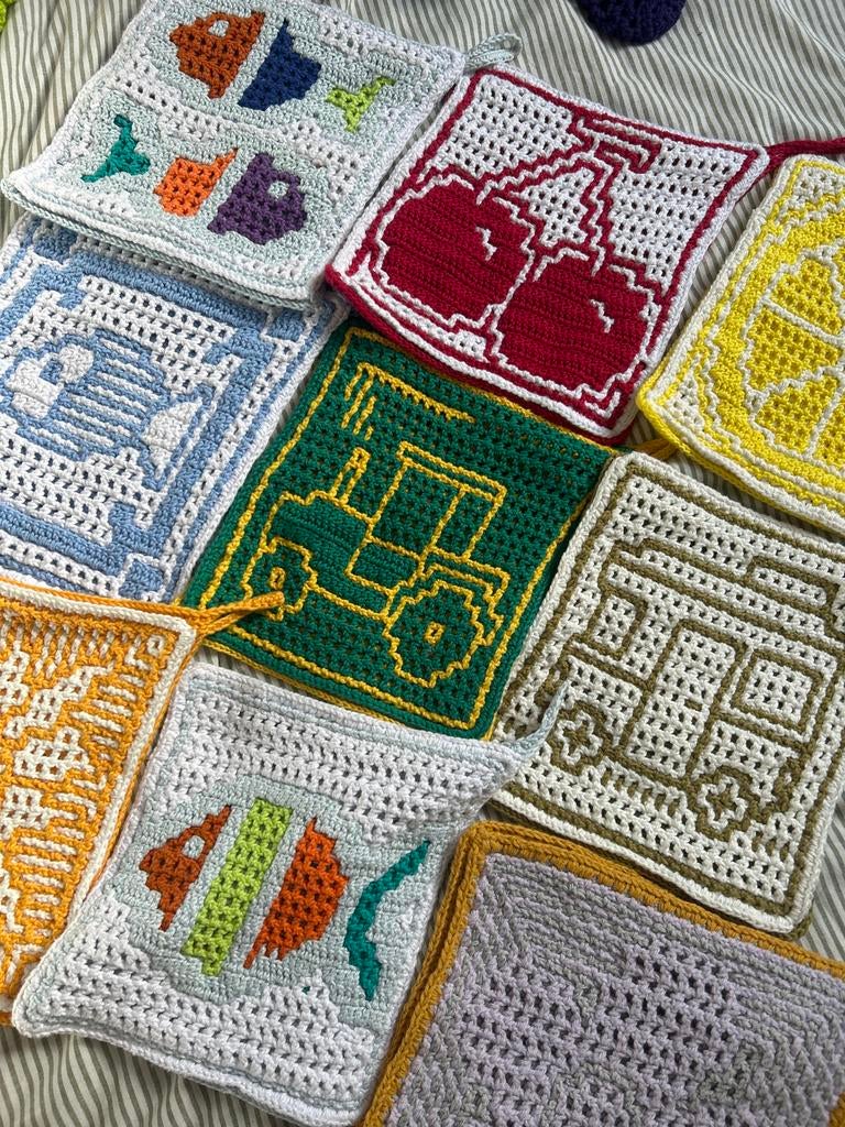 Gehaakte pannenlappen met diverse figuren, Ophalen of Verzenden, Gebruikt, Haken, Overige typen