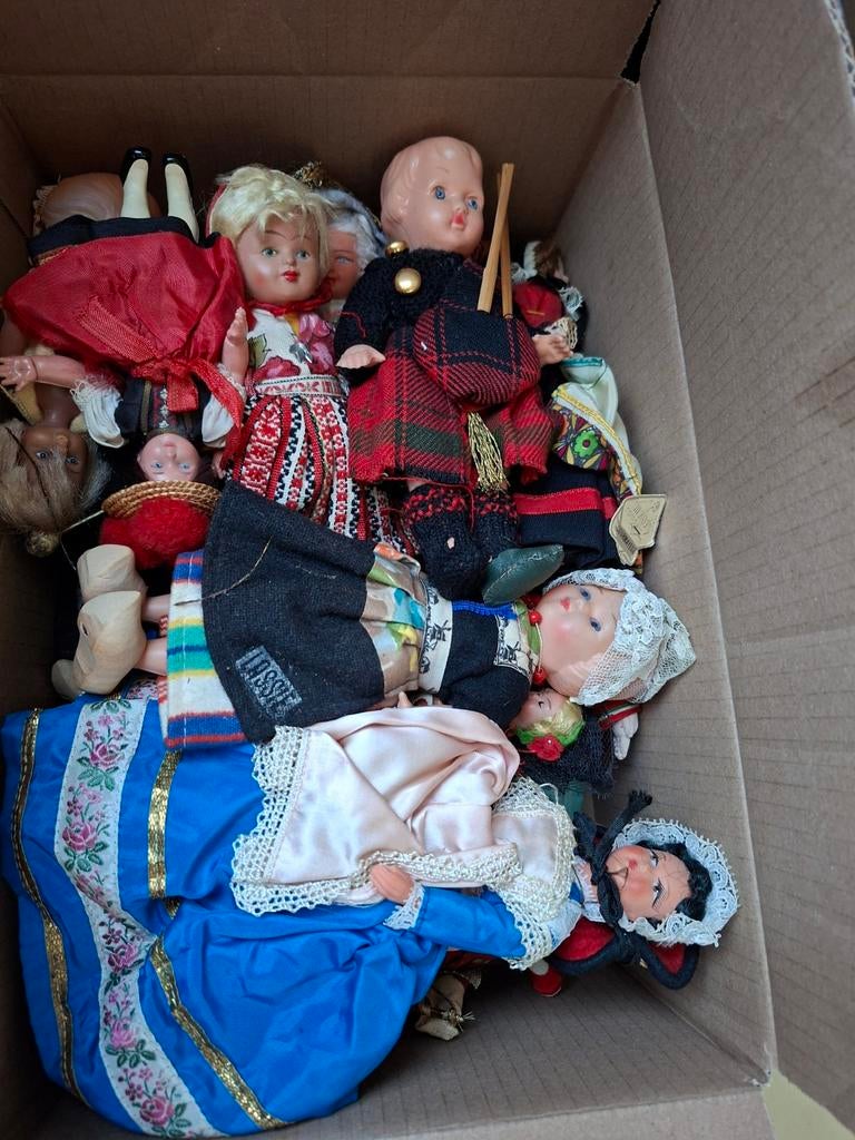 Doosje Vintage poppen, Ophalen of Verzenden, Gebruikt, Pop