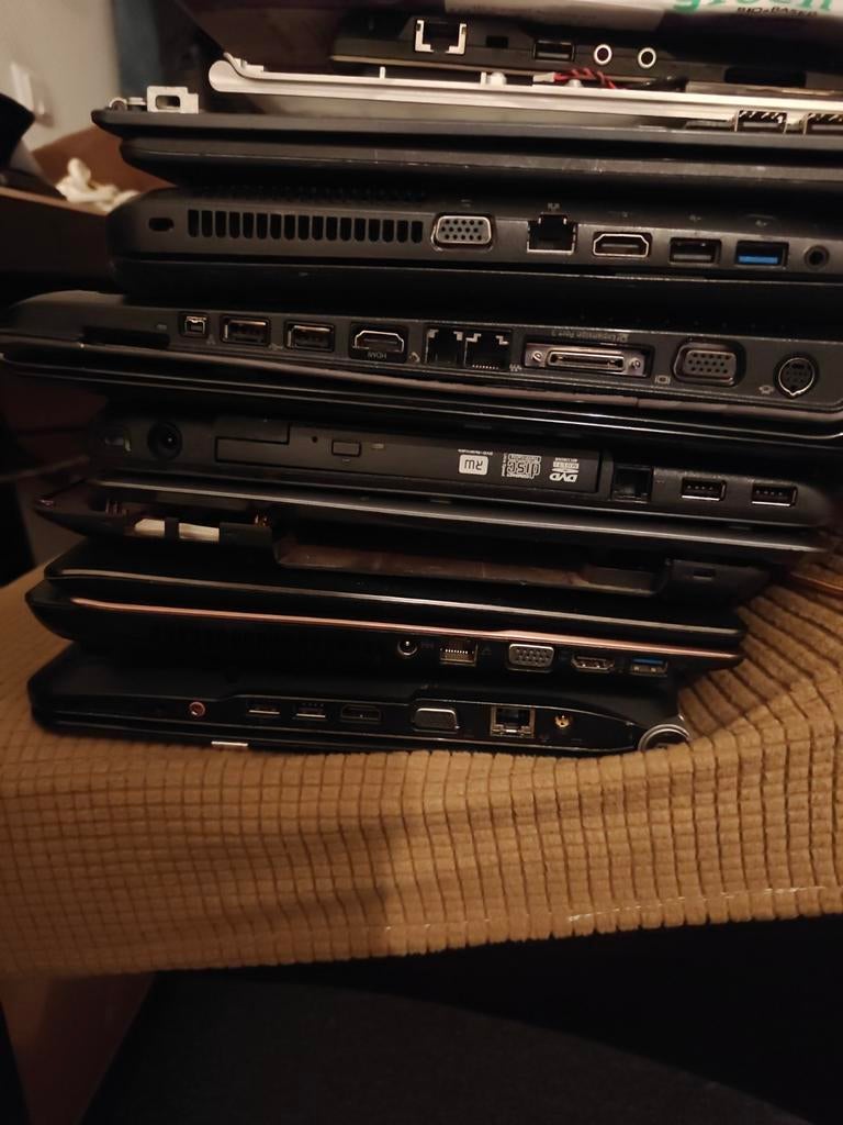 Gevraagd: gratis laptops en desktops  in Bergen op zoom, Ophalen of Verzenden, Gebruikt, Onbekend