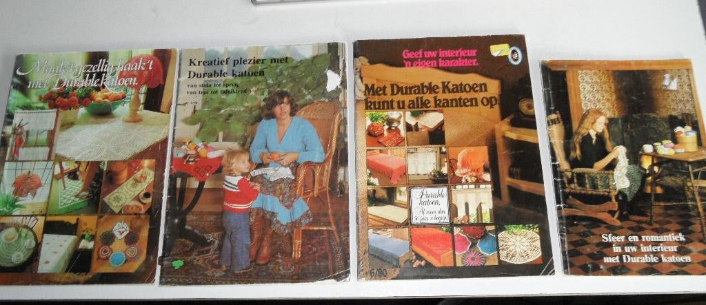 4 x jaren 60,70 Durable haak boeken zie foto's, Ophalen of Verzenden, Zo goed als nieuw, Haken, Patroon of Boek