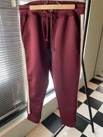 In-Ca Bordeaurode Joggingbroek met Bies - Maat S, Kleding | Dames, Ophalen of Verzenden, Zo goed als nieuw, Maat 36 (S), Rood