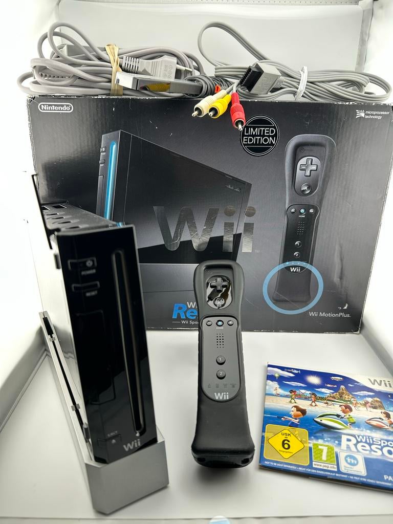 Nintendo Wii Zwart Limited Edition met Wii Sports Resort, Ophalen of Verzenden, Gebruikt, Met 1 controller, Met games