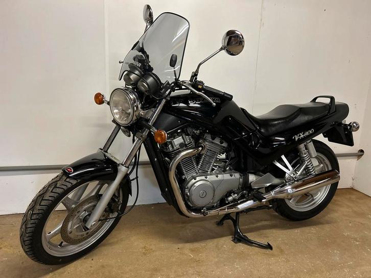 Suzuki VX800 - Nieuwe Banden, Motoren, Motoren | Oldtimers, Toermotor, meer dan 35 kW, 2 cilinders, Motorrijbewijs A, Cardan-aandrijving