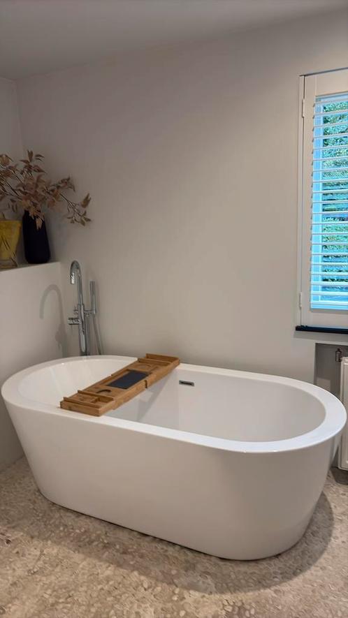 Vrijstaand bad met kraan, Huis en Inrichting, Badkamer | Complete badkamers, Zo goed als nieuw, Ophalen