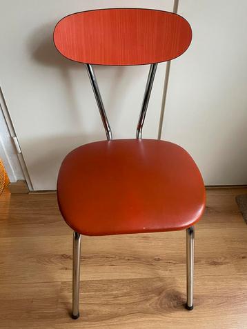 Oranje Formica stoel jaren 60/70 beschikbaar voor biedingen