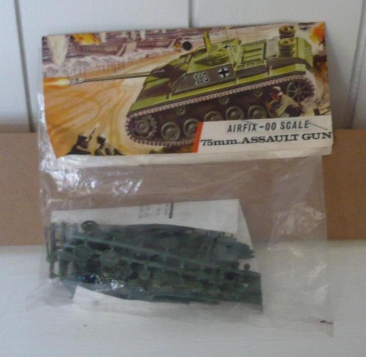 Airfix 75mm. assault gun, Hobby en Vrije tijd, Modelbouw | Auto's en Voertuigen, Zo goed als nieuw, Tank, 1:50 of kleiner, Airfix