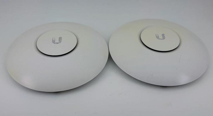 2 Ubiquiti UniFi UAP-AC-LITE – dual-band access points, Computers en Software, Accesspoints, Gebruikt, Ophalen of Verzenden