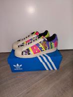 Adidas Superstar Pride Edition Maat 42 NIEUW, Kleding | Dames, Nieuw, Ophalen of Verzenden, Wit, Sneakers of Gympen