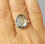 Zilveren ring met natuurlijke Labradoriet steen zilver 925, Sieraden, Tassen en Uiterlijk, Ringen, 18 tot 19, O.T., Nieuw, Ophalen of Verzenden