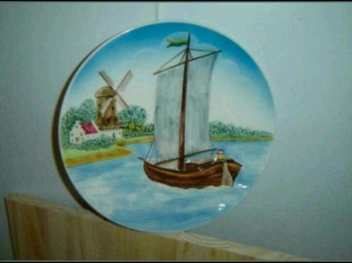 1x Wandbord zijlboot boter molen op achtergrond Holland, Antiek en Kunst, Antiek | Wandborden en Tegels, Ophalen of Verzenden