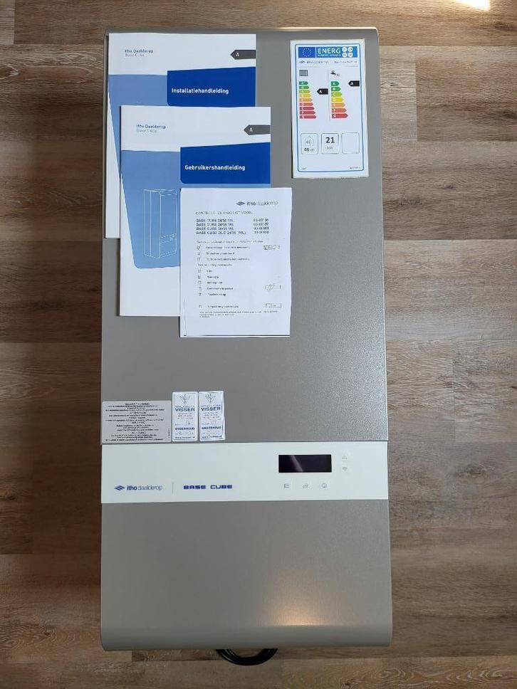 Itho Daalderop Base Cube HR Combiketel A-label Nieuwstaat, Doe-het-zelf en Verbouw, Verwarming en Radiatoren, Zo goed als nieuw