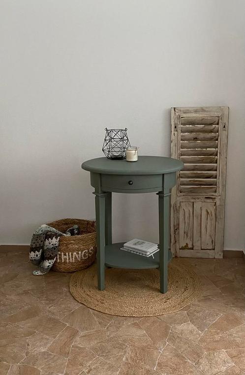 Tafeltje/ Brocante tafeltje/ Vintage tafeltje/ Tafel, Huis en Inrichting, Tafels | Sidetables, Zo goed als nieuw, 25 tot 50 cm