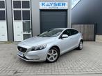 Volvo V40 2.0 T2 Kinetic Virtual Cockpit Cruise Navi BT Trek, Voorwielaandrijving, Stof, Gebruikt, Zwart