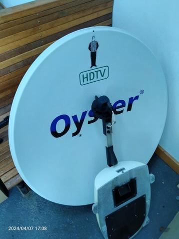 Oyster schotelantenne, 84 cm,receiver, monitor, bedrading
