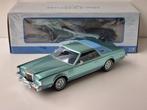1:18 MCG Lincoln Continental Mark V Lichtblauw 1978, Hobby en Vrije tijd, Modelauto's | 1:18, Ophalen of Verzenden, Zo goed als nieuw