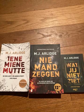 M.J. Arlidge Boeken - Iene Miene Mutte, Niemand Zeggen, Wat  beschikbaar voor biedingen