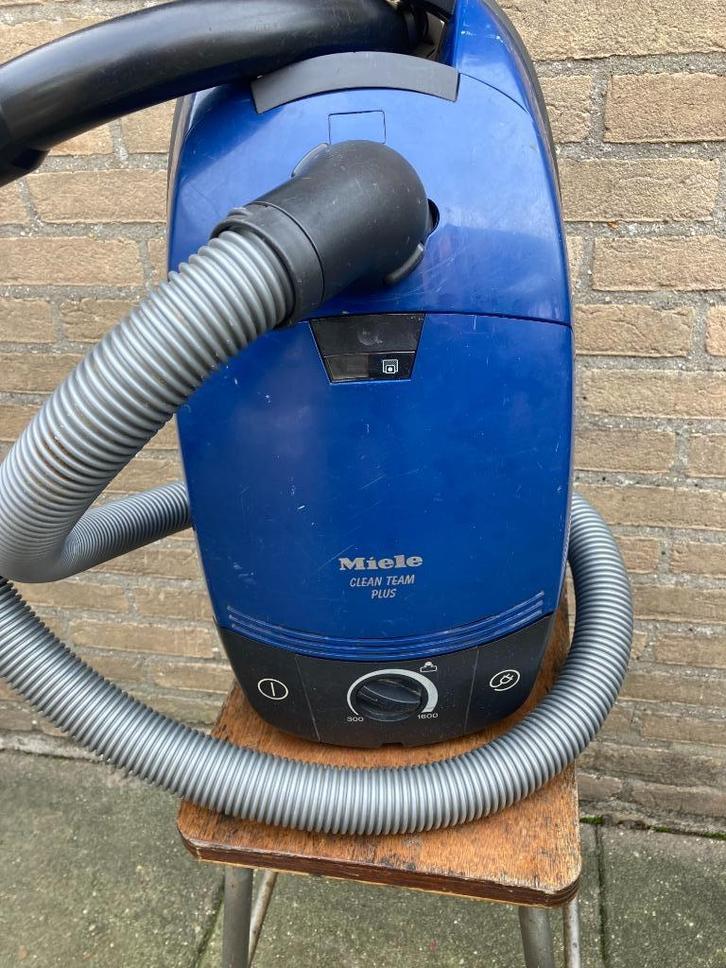 Miele Clean Team Plus stofzuiger van max 1600 watt, Witgoed en Apparatuur, Stofzuigers, Gebruikt, 1200 tot 1600 watt, Stofzak