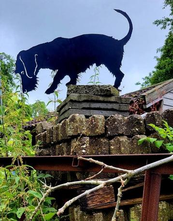 De Waaghals Teckel (of andere hond) op prikker of voetje beschikbaar voor biedingen
