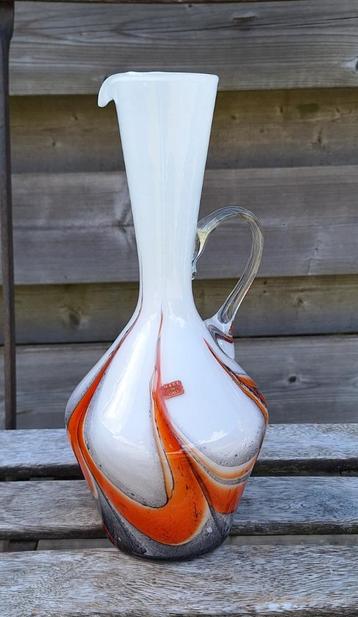 Prachtige vintage Italiaanse opaline vaas. beschikbaar voor biedingen
