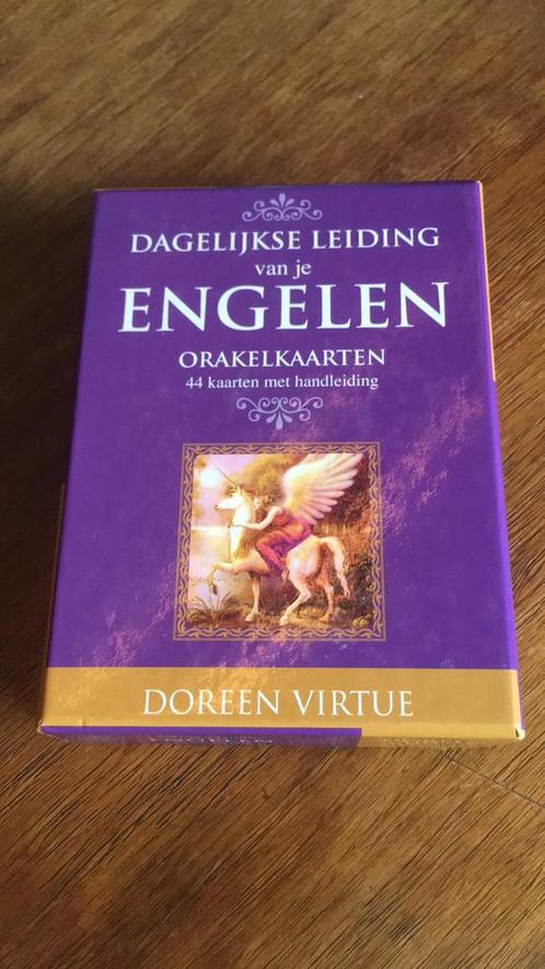 Doreen Virtue - Dagelijkse begeleiding van je engelen, Boeken, Esoterie en Spiritualiteit, Zo goed als nieuw, Overige typen, Tarot of Kaarten leggen
