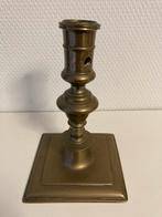 Kandelaar. 18e Eeuw. Vlaams. Brons. Gaaf., Antiek en Kunst, Antiek | Kandelaars, Verzenden, Koper of Brons