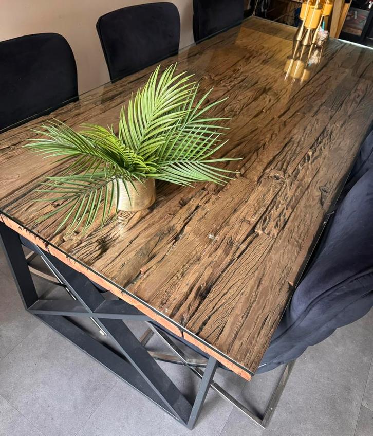 Eettafel met mooie zwarte poten, Huis en Inrichting, Tafels | Eettafels, Gebruikt, 50 tot 100 cm, 200 cm of meer, Vijf personen of meer