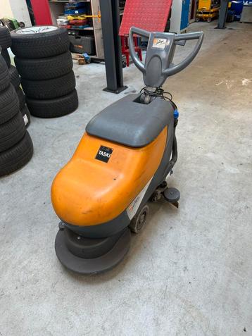 Taski Swingo boenmachine beschikbaar voor biedingen