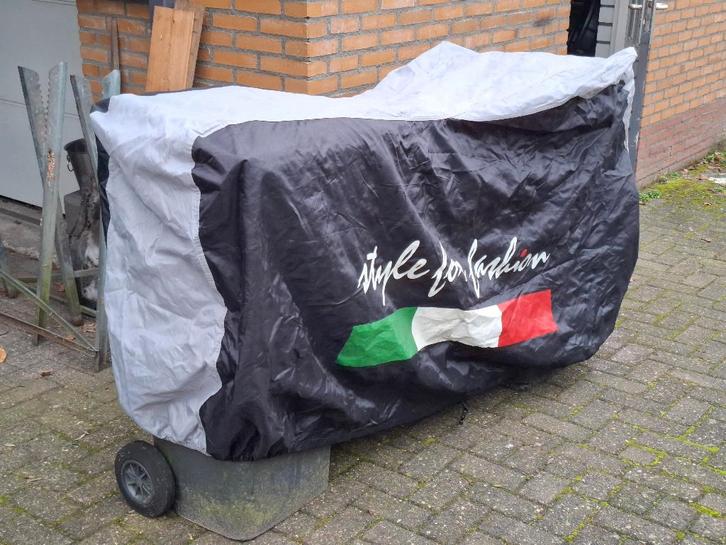 HELE NETTE SCOOTER / BROMFIETS HOES, Fietsen en Brommers, Brommeronderdelen | Scooters, Zo goed als nieuw, Overige merken, Overige typen