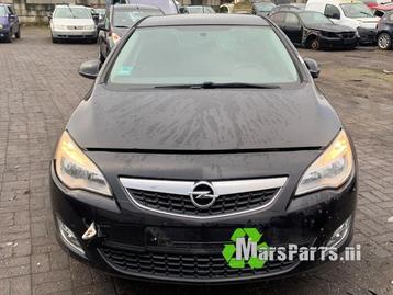 Snijdeel voor van een Opel Astra (GBG) beschikbaar voor biedingen