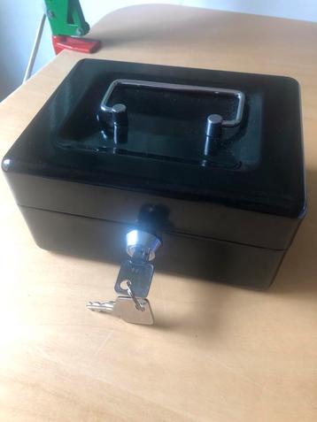 Zwart Schatkistje met 2 Sleutels - Kindercadeau beschikbaar voor biedingen