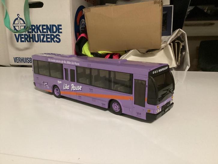 Milka bus Den Oudsten 1:43, Hobby en Vrije tijd, Modelauto's | 1:87, Gebruikt, Bus of Vrachtwagen, Overige merken, Ophalen of Verzenden