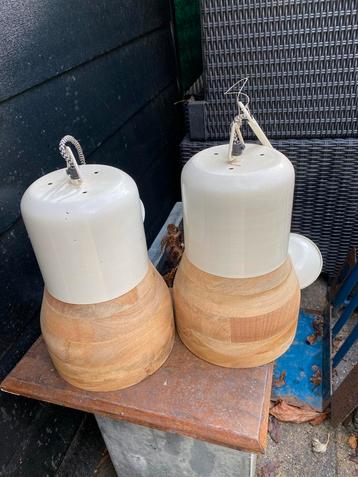 Twee hanglampen, 30cm hoog, 20cm diameter beschikbaar voor biedingen