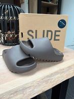 Adidas Yeezy Slide Soot, Kleding | Dames, Schoenen, Slippers, Bruin, Adidas, Nieuw