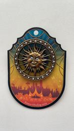 Efteling pin Zomer Efteling 2025 op kaartje EPP 490, Ophalen of Verzenden, Nieuw, Button of Speldje