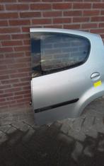 DEUR LINKS ACHTER PEUGEOT 107 / CITROEN C1 GRIJS, Niet ingevuld, Gebruikt, Citroën, Deur