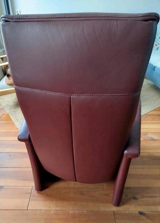 Leren fauteuil. Kleur donkerrood., Huis en Inrichting, Fauteuils, Zo goed als nieuw, Leer, 50 tot 75 cm, Minder dan 75 cm, Ophalen