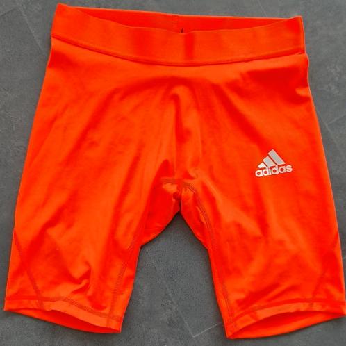 Sportshort van Adidas oranjerood maat L (40/42), Kleding | Dames, Sportkleding, Zo goed als nieuw, Fitness of Aerobics, Maat 38/40 (M)