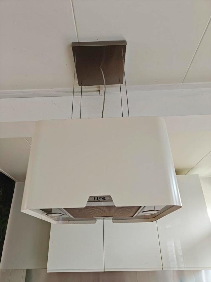 ETNA RA345BEI

afzuigkap voor eiland / extractor fan, Witgoed en Apparatuur, Afzuigkappen, Gebruikt, Wandschouwkap, Ophalen
