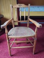 Oude stoel met vlechtwerk zitting, Antiek en Kunst, Antiek | Meubels | Stoelen en Banken, Ophalen
