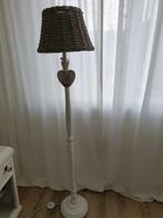 Staande lamp met rieten kap romantisch/brocante, Ophalen, Zo goed als nieuw, Brocante/romantisch, 150 tot 200 cm
