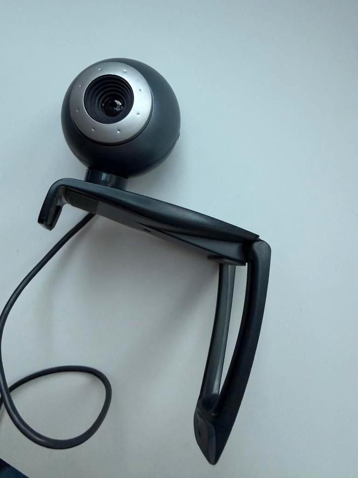 Logitech Webcam V-UBC40, Computers en Software, Webcams, Zo goed als nieuw, Bedraad, Windows, Monitorclip, Ophalen of Verzenden